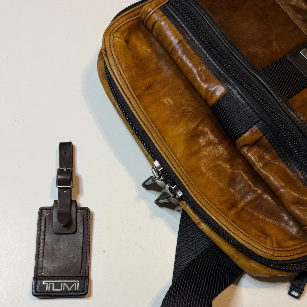 Tumi modern alpha